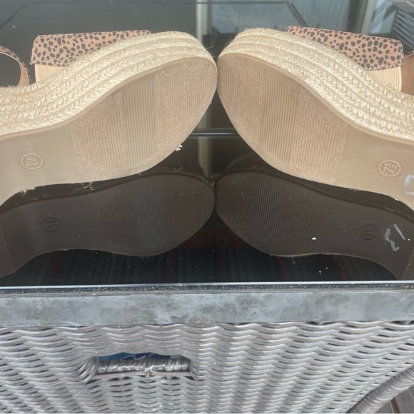 Universal Thread Women's Brown Espadrilles - Picture 3 of 6